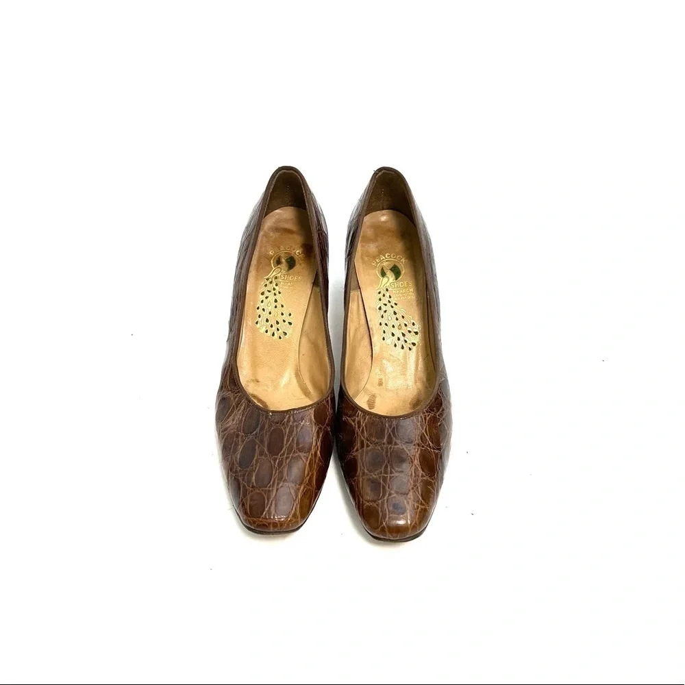 Vintage 1950s brown crocodile leather slip on classic workwear pumps